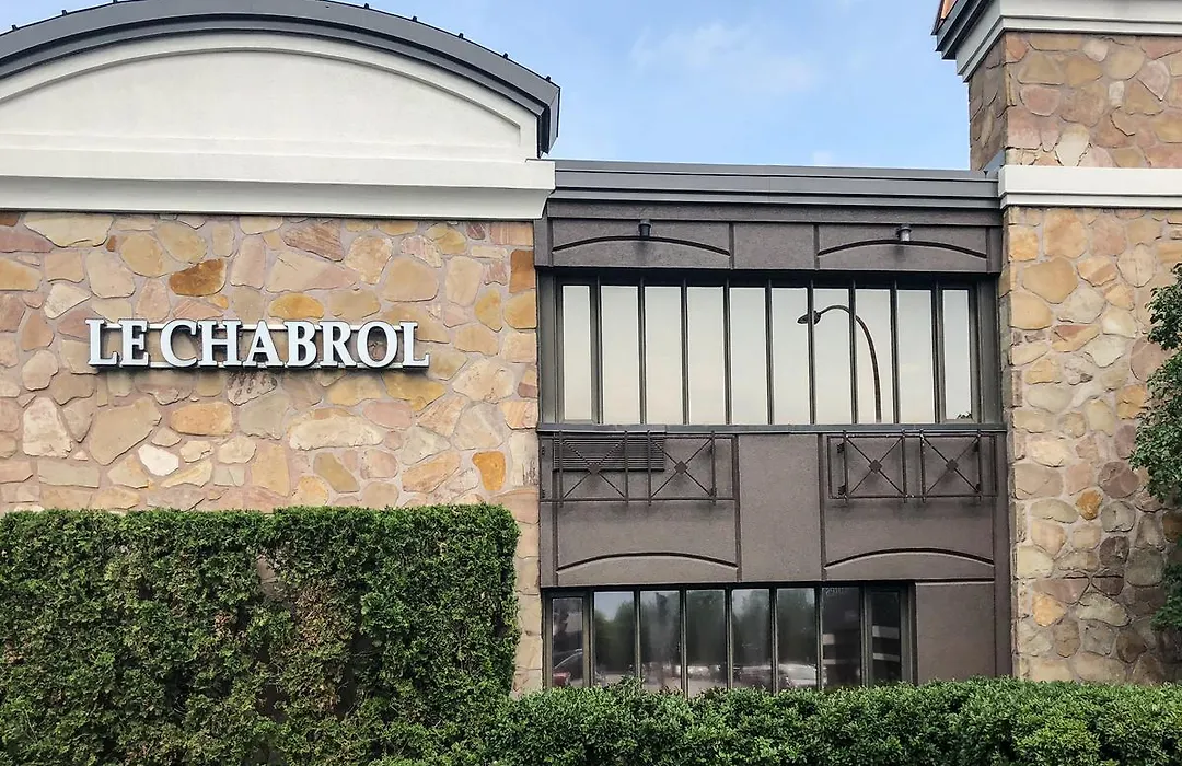 Le Chabrol Hotel & Suites-1